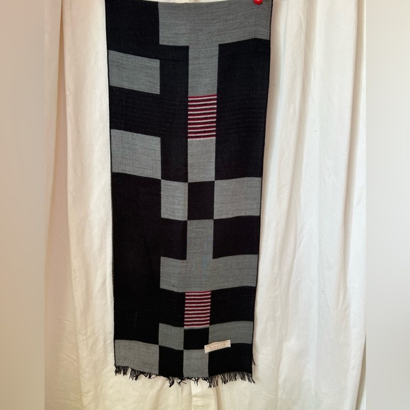 Pashmina & Silk Blend Geometrical Scarf Black/Gray/Red 64"x13" - Picture 2 of 4